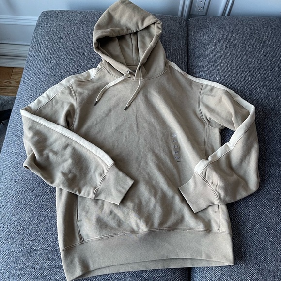 Uniqlo Sweat Pullover Hoodie - Picture 2 of 6